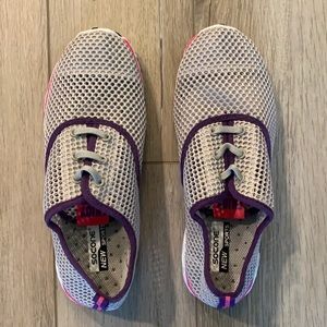 Socone Woman’s Water Shoes